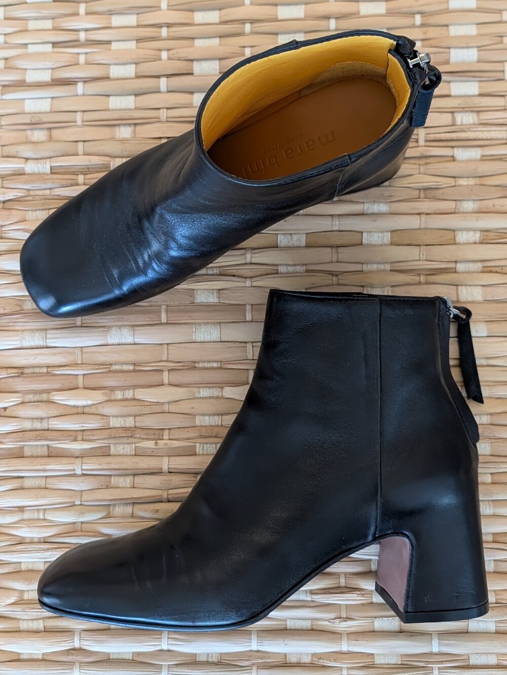 MARA BINI covered heel leather back zip short boots 37 7